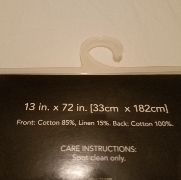 Christmas Farm House Tabble Runner - Picture 4 of 5